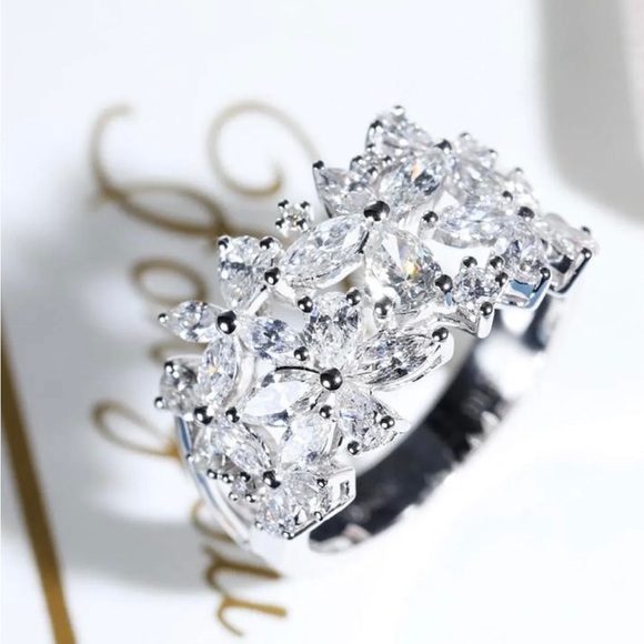 Crystal Flower Petal Ring S925 - Picture 4 of 12